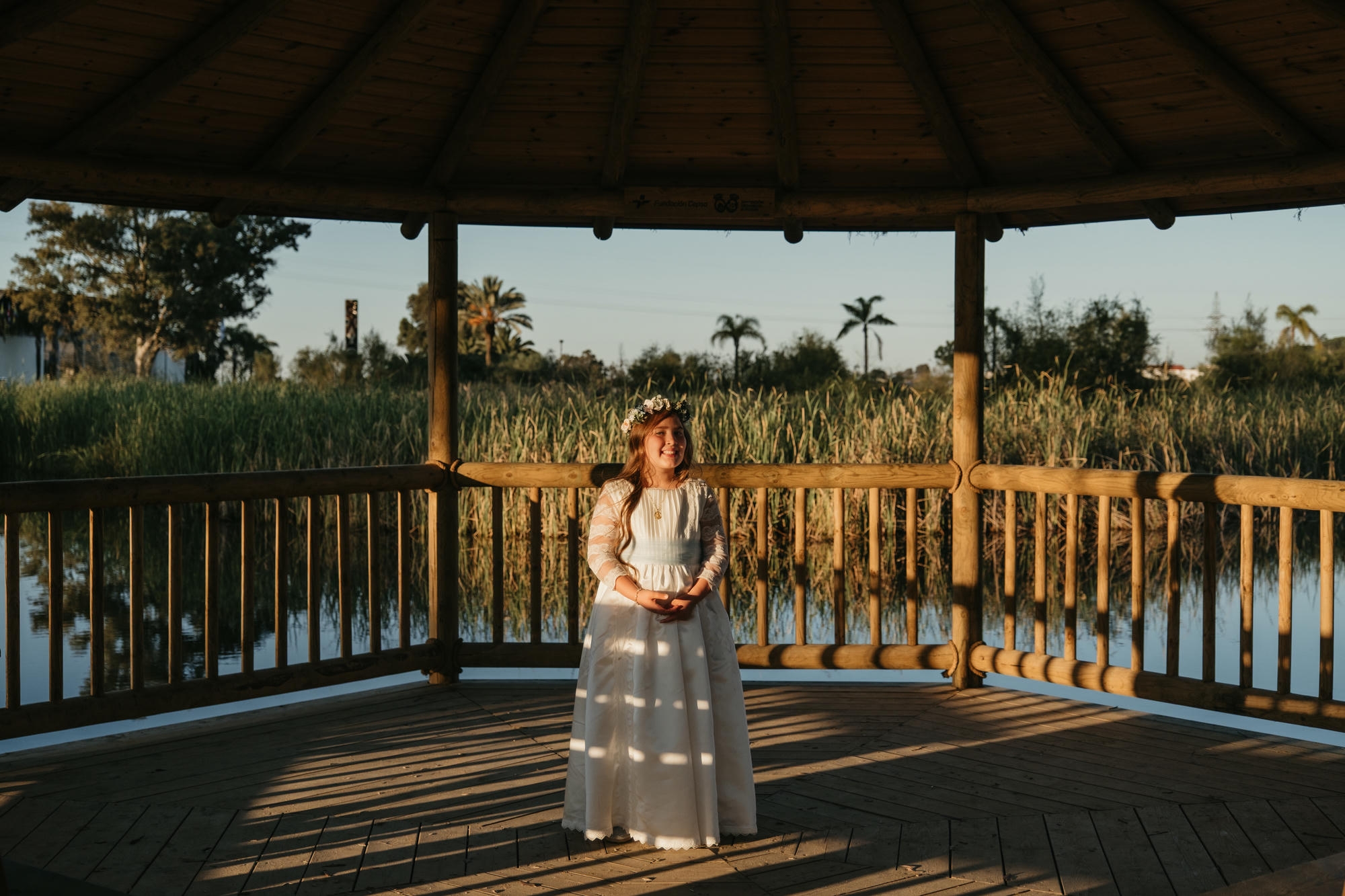 Descubre los lugares ideales para un reportaje comunión Huelva inolvidable. Naturaleza, historia y rincones íntimos para fotos llenas de emoción.